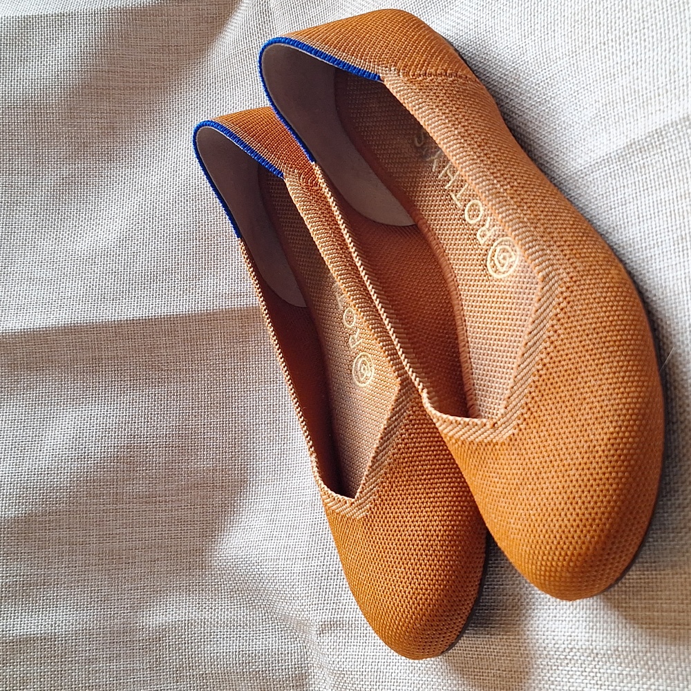 ROTHY'S round toe, ochre with blue accent, W7.5